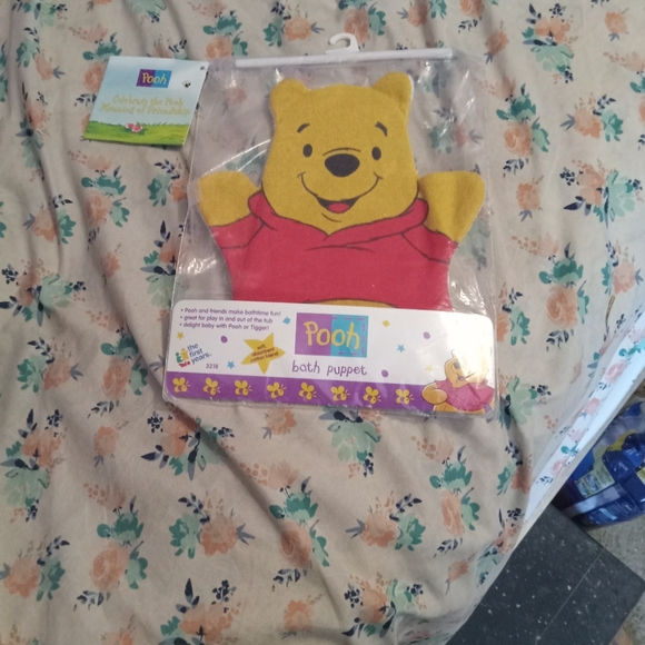 NWT Winnie The Pooh Bath Puppet Baby Washcloth - Picture 1 of 4